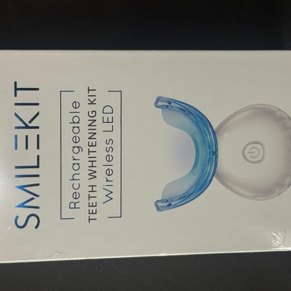 Smile Kit Wireless LED Teeth Whitening Kit - Picture 2 of 4
